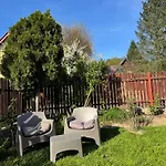 아파트 Cozy 옐레니아구라